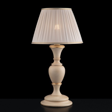 Immagine di Lume Alto Classico Fusto Legno Avorio con Decori Foglia Oro Fiorenza Bonetti