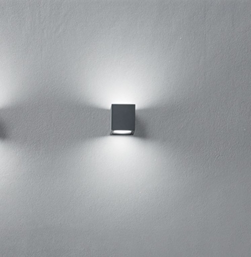 Immagine di Applique Da Esterno Totem Cubo Bianco Led Gx53 Biemissione IP54 Perenz