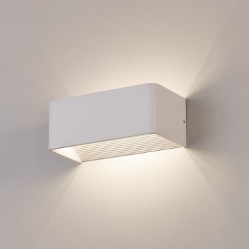 Immagine di Applique Squadrata Led Biemissione Icon Bianco 20 cm Luce Selezionabile ACB
