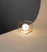 Immagine di Lumetto Cubo Metallo Oro Con Sfera Bianca Vetro Cube Perenz