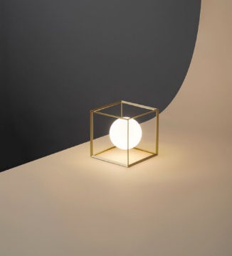 Immagine di Lumetto Cubo Metallo Oro Con Sfera Bianca Vetro Cube Perenz