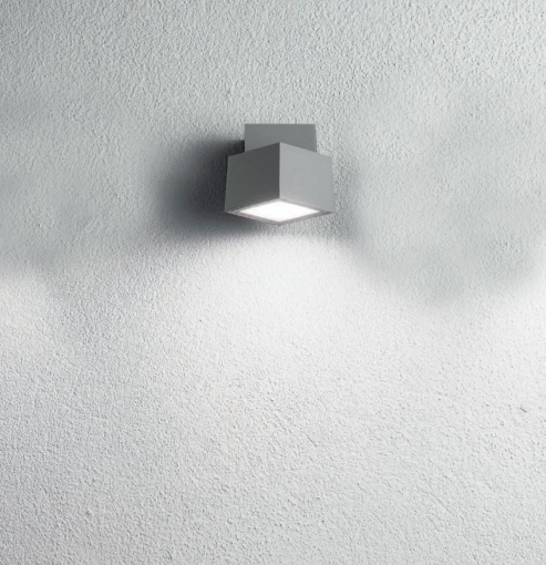 Immagine di Applique Esterno Squadrata Led Orientabile Steve Grigio Ondaluce