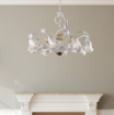 Immagine di Lampadario Rustico Bianco con Decori Tortora Cesto 8 Luci Bonetti  