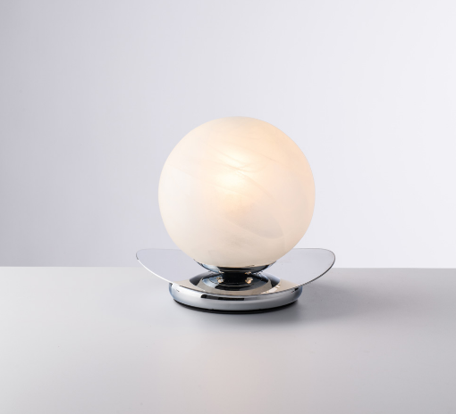 Immagine di Lampada Decorativa da Comodino Cromo con Sfera Vetro Bianco Alabastro Selene Bonetti