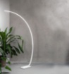Immagine di Piantana Ad Arco Moderna Bianca Led Dimmerabile Keep Ondaluce