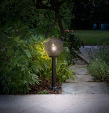 Immagine di Lampioncino Sfera Plastica Da Giardino 130 cm IP44 Polly Intec Light
