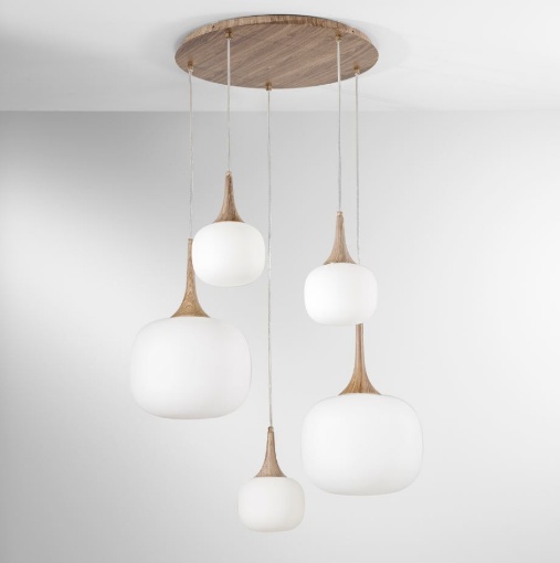 Immagine di Lampadario Finto Legno 5 Bocce Vetro Bianco Per Soggiorno Jaipur Fan