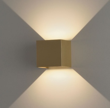 Immagine di Applique Led IP65 Kendo Cubotto Oro Luce Sopra e Sotto Regolabile ACB