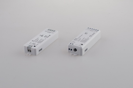 Immagine di Ricevitore RF 2.4G 5 Canali Per Wallpad Radiocomando e DMX Colore/RGB/RGBW/RGB+CCT input 15.5A out 3A