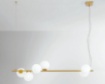 Immagine di Lampadario Binario Oro Con Sfere Vetro Bianco Per Tavolo Pranzo Enoire Fan