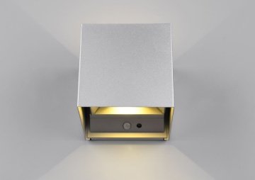 Immagine di Applique Cubo Biemissione Led 1w IP44 Ricaricabile Titanio con Sensore Movimento Talent Trio