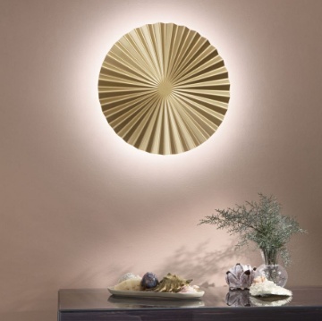 Immagine di Applique Decorativa Oro Metallo Plissettato Led CCT Luce Indiretta Anadara Fan Europe