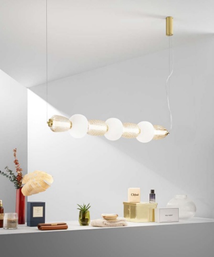 Immagine di Lampadario Barra Led 3000k Oro Con Vetri Bianco Ambra Totem Fan Europe