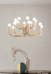 Immagine di Lampadario Contemporaneo Oro Con Sfere Bianche Per Salone 16 Luci Derby Ondaluce