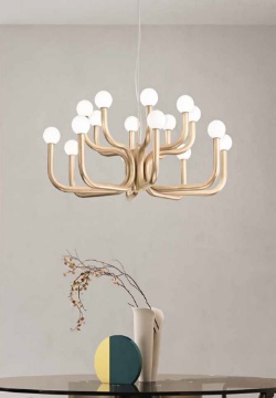 Immagine di Lampadario Contemporaneo Oro Con Sfere Bianche Per Salone 16 Luci Derby Ondaluce