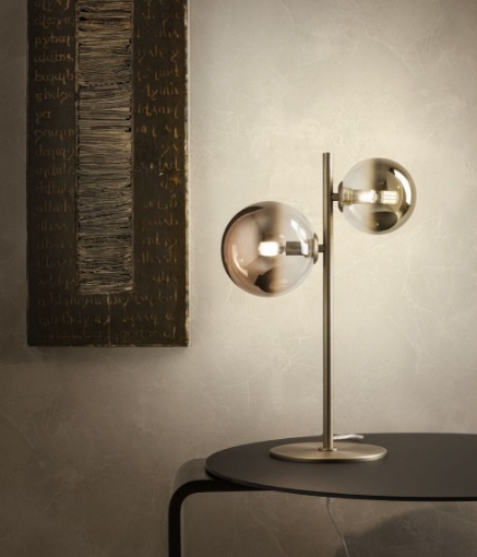 Immagine di Lampada Da Tavolo Ottone Con Sfere Vetro Oro Caffè Roy Redo