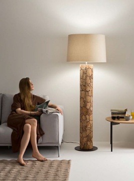 Immagine di Piantana Tronco Di Legno Naturale Con Paralume Tondo Xylo Fan Europe
