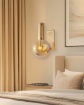 Immagine di Applique Squadrata Oro Con Sfera Vetro Ambra Looper Leolux