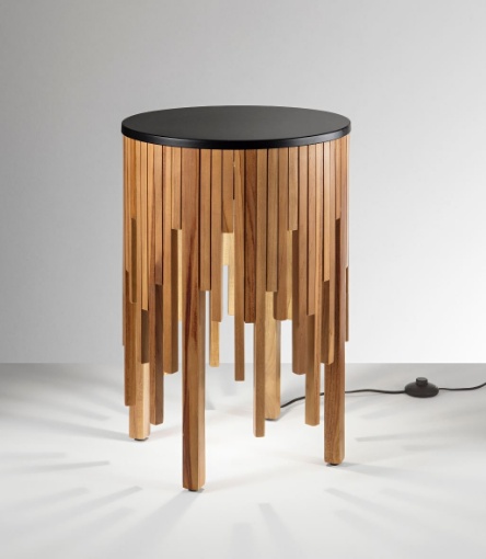 Immagine di Tavolino Legno Noce Rotondo Con Luce Integrata Da Salotto Kengo Fan Europe