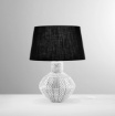 Immagine di Lampada Aztec Ceramica Decorata Bianca Con Paralume Nero Fan Europe
