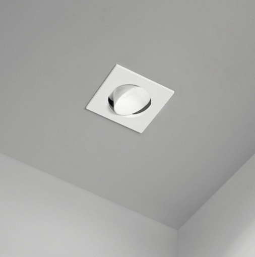 Immagine di Faretto Quadrato Da Incasso Orientabile Bianco 90mm Perenz