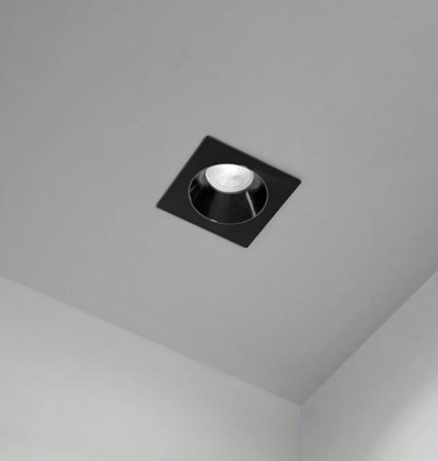 Immagine di Faretto Da Incasso Per Controsoffitti Nero Quadrato 90 mm Perenz
