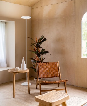 Immagine di Piantana Balance Bianca Doppia Illuminazione Led Con Dimmer Perenz