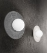 Immagine di Applique Decorativa Piatto In Cemento Con Sfera Vetro Huevo Perenz