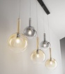 Immagine di Lampadario Lineare Lollipop 5 Luci Sfere Ambra Fumé Specchiato Perenz
