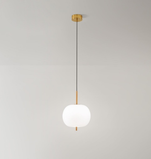 Immagine di Sospensione Oro con Boccia Vetro Bianco Soffiato Led Cirro Perenz