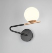 Immagine di Applique Moderna Nero Oro Con Sfera Vetro Bianco Flaming Trio
