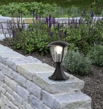 Immagine di Paletto Basso Esterno Venta Nero 30 cm Con Vetro IP44 Trio Lighting