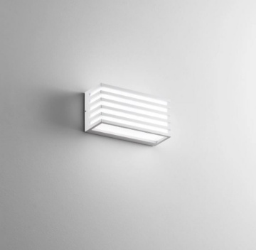 Immagine di Applique Squadrata Esterno Rigata IP54 Led CCT 12w