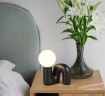 Immagine di Abat Jour Moderna in Ceramica Nera Con Sfera Vetro Quinn Trio