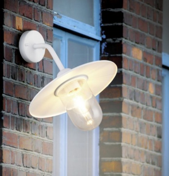 Immagine di Lampada Parete Esterna Bianca Con Vetro Trasparente IP44 Brenta Trio
