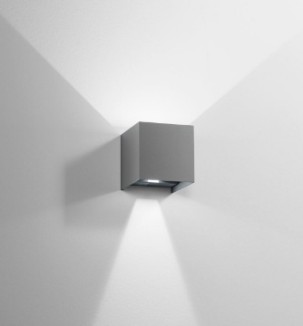 Immagine di Applique Cubo Grigio 12 cm Led 20w CCT IP54 Fasci Luce Regolabili