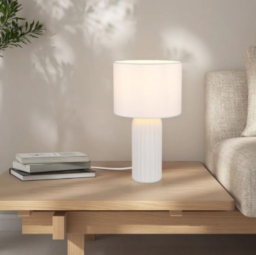 Immagine di Lampada da Tavolo Bianca in Ceramica Blair Trio