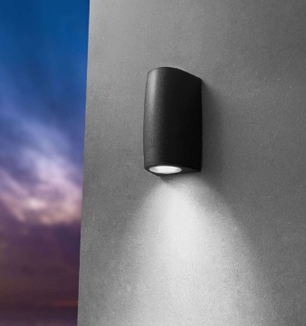 Immagine di Applique Esterna Aosta Nero Monoemissione Led GU10 Top Light IP55