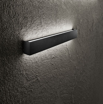 Immagine di Applique Minimal Nera Led 3000k Rummo Perenz 39cm
