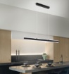 Immagine di Lampadario Lungo Kante Nero Led Biemissione 48w CCT Dimmer Per Tavolo Pranzo