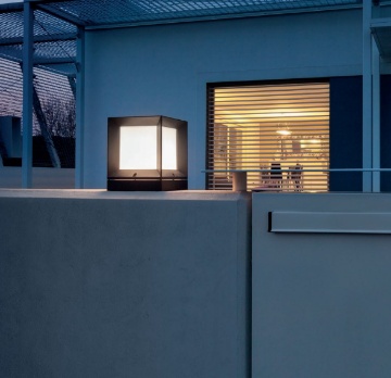 Immagine di Lampioncino Cubo da Giardino Antracite Landmark Redo IP54