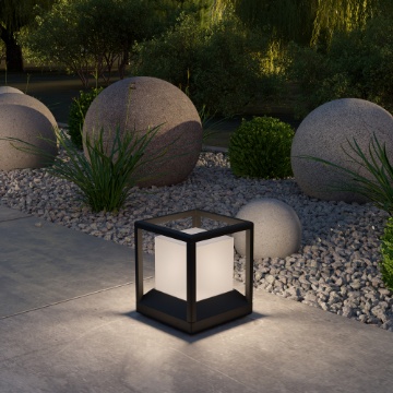 Immagine di Lampioncino Basso Cubo da Giardino IP65 Grafite Trim Maytoni
