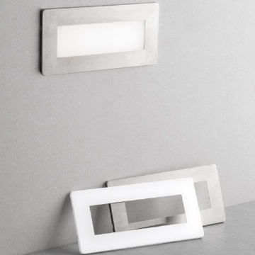 Immagine di Segnapasso Led CCT IP65 Alloggio Cassetta 506 Con Batteria Emergenza Bolt Intec