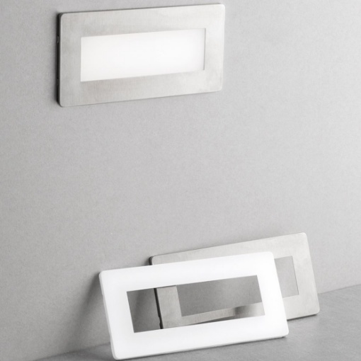 Immagine di Segnapasso Led CCT IP65 Alloggio Cassetta 506 Con Batteria Emergenza Bolt Intec